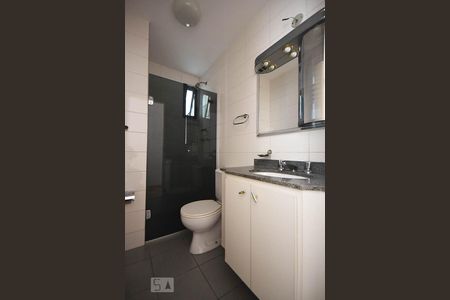 Apartamento à venda com 74m², 3 quartos e 2 vagas Apartamento à venda com 74m², 3 quartos e 2 vagasBanheiro