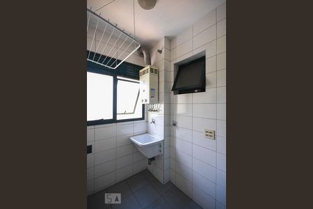 Apartamento à venda com 74m², 3 quartos e 2 vagas Apartamento à venda com 74m², 3 quartos e 2 vagasÁrea de serviço
