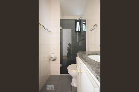 Apartamento à venda com 74m², 3 quartos e 2 vagas Apartamento à venda com 74m², 3 quartos e 2 vagasBanheiro