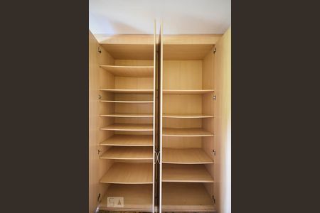 Apartamento à venda com 74m², 3 quartos e 2 vagas Apartamento à venda com 74m², 3 quartos e 2 vagasArmário do quarto 1