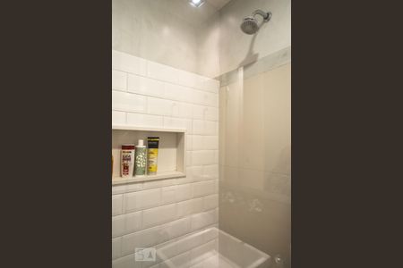 Apartamento à venda com 80m², 2 quartos e sem vagaBanheiro da Suíte