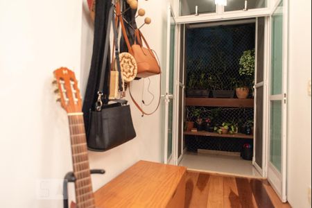 Apartamento à venda com 80m², 2 quartos e sem vagaSala