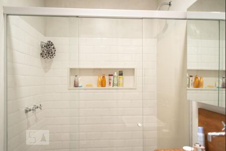 Apartamento à venda com 80m², 2 quartos e sem vagaBanheiro da Suíte