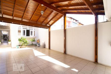 Garagem de casa para alugar com 4 quartos, 180m² em Parque Renato Maia, Guarulhos
