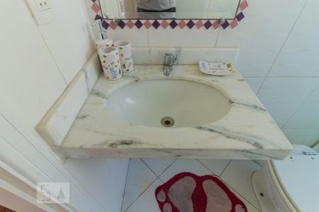 Detalhe banheiro de casa para alugar com 4 quartos, 180m² em Parque Renato Maia, Guarulhos