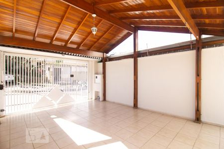 Garagem de casa para alugar com 4 quartos, 180m² em Parque Renato Maia, Guarulhos