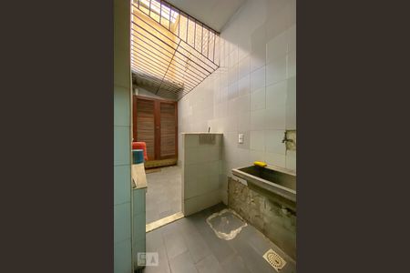 Casa à venda com 300m², 4 quartos e sem vagaÁrea de Serviço