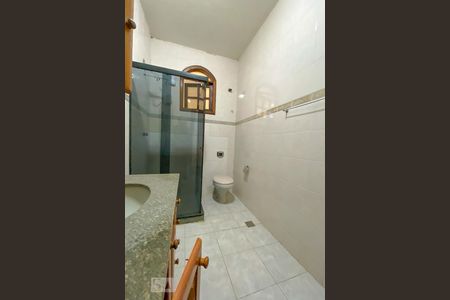 Casa à venda com 300m², 4 quartos e sem vagaBanheiro 2