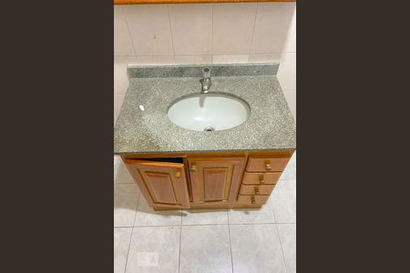 Casa à venda com 300m², 4 quartos e sem vagaBanheiro 2