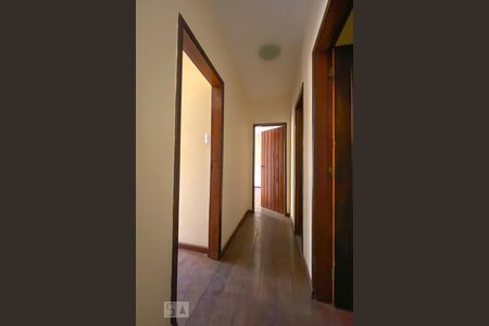 Casa à venda com 300m², 4 quartos e sem vagaCorredor