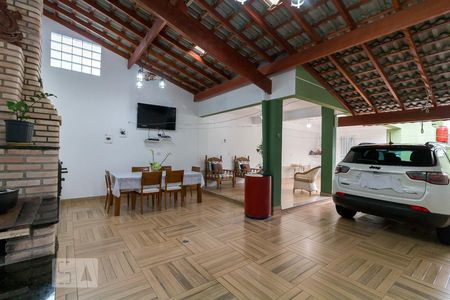 Casa à venda com 180m², 3 quartos e 6 vagasChurrasqueira e garagem