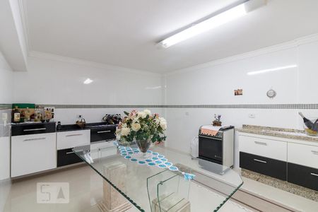 Casa à venda com 180m², 3 quartos e 6 vagasCozinha - churrasqueira
