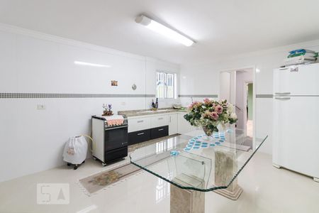 Casa à venda com 180m², 3 quartos e 6 vagasCozinha - churrasqueira