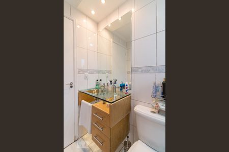 Casa à venda com 180m², 3 quartos e 6 vagasBanheiro social