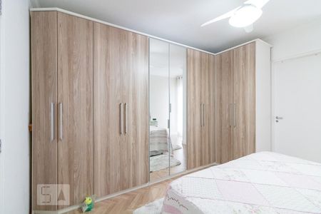 Casa à venda com 180m², 3 quartos e 6 vagasQuarto 1 suíte - armários