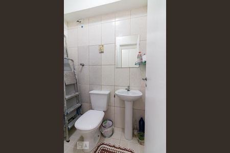 Casa à venda com 180m², 3 quartos e 6 vagasBanheiro de serviço