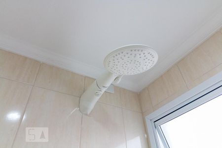 Casa à venda com 180m², 3 quartos e 6 vagasBanheiro quarto 1 suíte - chuveiro