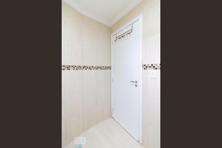 Casa à venda com 180m², 3 quartos e 6 vagasBanheiro quarto 1 suíte