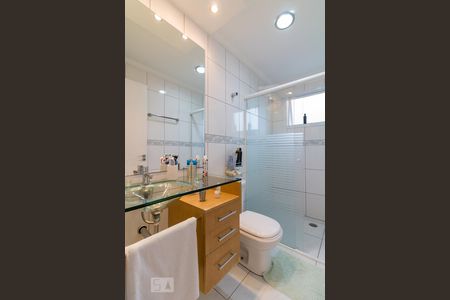 Casa à venda com 180m², 3 quartos e 6 vagasBanheiro social