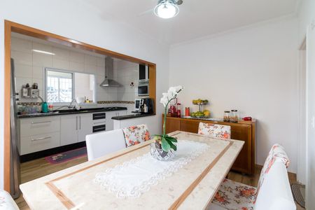 Casa à venda com 180m², 3 quartos e 6 vagasCopa