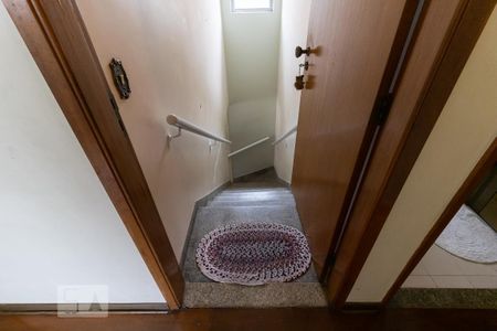 Casa à venda com 357m², 3 quartos e 4 vagasEscada de Acesso para garagem