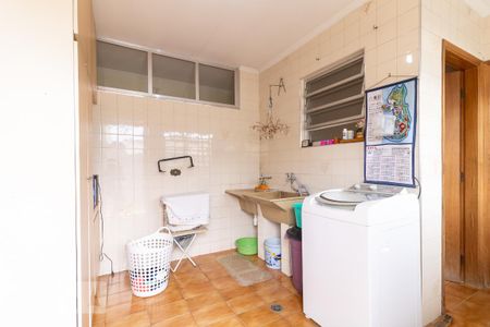 Casa à venda com 357m², 3 quartos e 4 vagasLavanderia