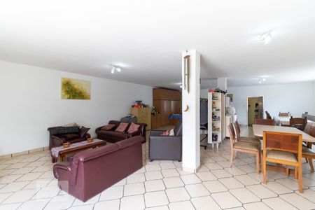 Casa à venda com 357m², 3 quartos e 4 vagasSalão de Festas