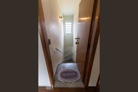 Casa à venda com 357m², 3 quartos e 4 vagasEscada de Acesso para garagem