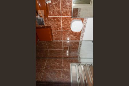 Casa à venda com 100m², 2 quartos e 1 vaga Casa à venda com 100m², 2 quartos e 1 vagaBanheiro