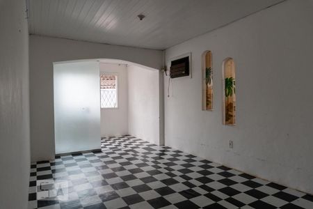 Sala de casa à venda com 2 quartos, 100m² em Santa Maria Goretti, Porto Alegre