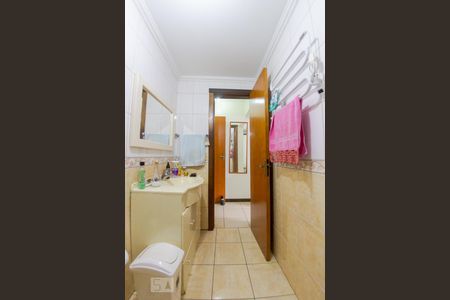 Casa de condomínio à venda com 276m², 5 quartos e 3 vagas Casa de condomínio à venda com 276m², 5 quartos e 3 vagasBanheiro da Suíte