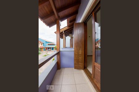 Casa de condomínio à venda com 276m², 5 quartos e 3 vagas Casa de condomínio à venda com 276m², 5 quartos e 3 vagasSacada do Quarto 1