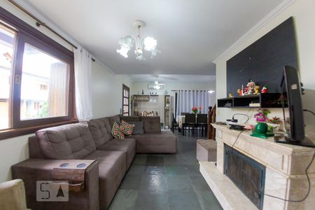 Casa de condomínio à venda com 276m², 5 quartos e 3 vagas Casa de condomínio à venda com 276m², 5 quartos e 3 vagasSala