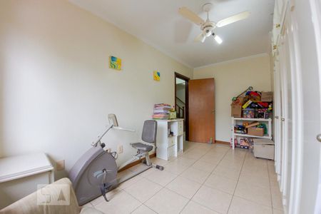 Casa de condomínio à venda com 276m², 5 quartos e 3 vagas Casa de condomínio à venda com 276m², 5 quartos e 3 vagasQuarto 3