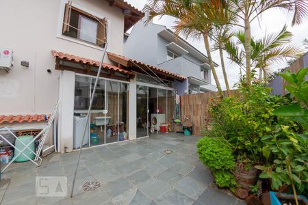 Casa de condomínio à venda com 276m², 5 quartos e 3 vagas Casa de condomínio à venda com 276m², 5 quartos e 3 vagasPátio