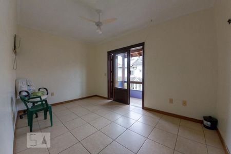 Casa de condomínio à venda com 276m², 5 quartos e 3 vagas Casa de condomínio à venda com 276m², 5 quartos e 3 vagasQuarto 1