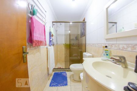 Casa de condomínio à venda com 276m², 5 quartos e 3 vagas Casa de condomínio à venda com 276m², 5 quartos e 3 vagasBanheiro da Suíte