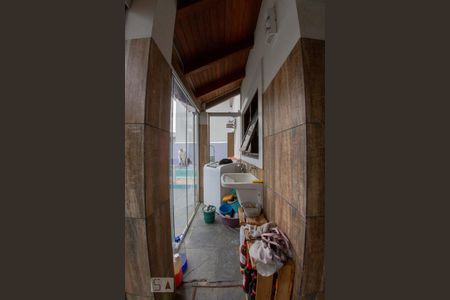 Casa de condomínio à venda com 276m², 5 quartos e 3 vagas Casa de condomínio à venda com 276m², 5 quartos e 3 vagasÁrea de Serviço