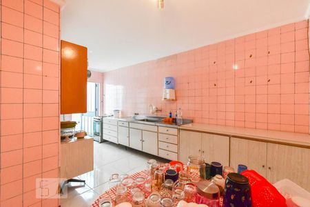 Casa à venda com 200m², 2 quartos e 2 vagas Casa à venda com 200m², 2 quartos e 2 vagasCozinha