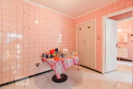 Casa à venda com 200m², 2 quartos e 2 vagas Casa à venda com 200m², 2 quartos e 2 vagasCozinha