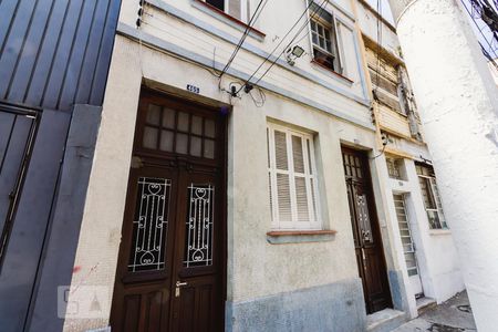 Casa para alugar com 150m², 3 quartos e sem vaga Casa para alugar com 150m², 3 quartos e sem vagaFachada