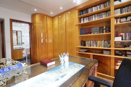 Apartamento à venda com 270m², 4 quartos e 4 vagasQuarto