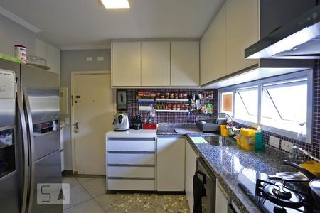 Apartamento à venda com 130m², 3 quartos e 2 vagasCozinha