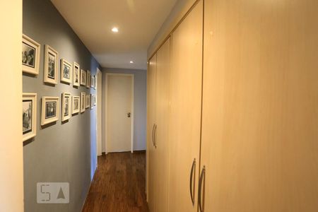 Apartamento à venda com 130m², 3 quartos e 2 vagasCorredor