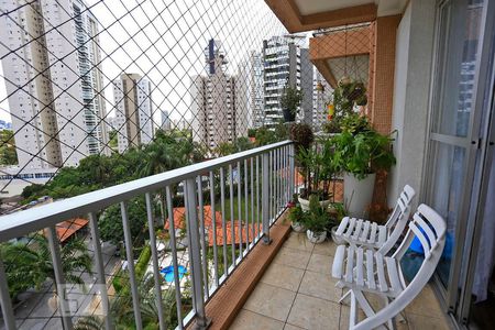 Apartamento à venda com 130m², 3 quartos e 2 vagasVaranda