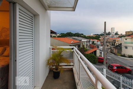 Casa à venda com 250m², 3 quartos e 3 vagas Casa à venda com 250m², 3 quartos e 3 vagasvaranda