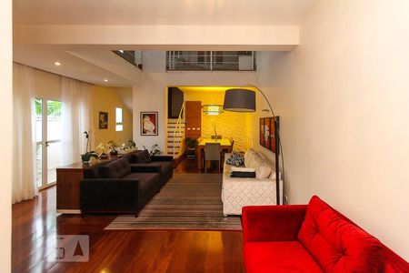Sala de casa à venda com 3 quartos, 250m² em Vila Mafra, São Paulo