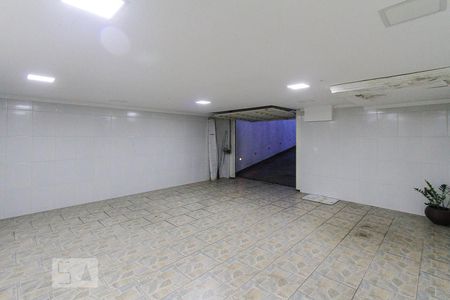 Casa à venda com 250m², 3 quartos e 3 vagas Casa à venda com 250m², 3 quartos e 3 vagasGaragem