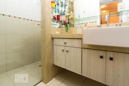 Casa à venda com 250m², 3 quartos e 3 vagas Casa à venda com 250m², 3 quartos e 3 vagasBanheiro da Suite 02