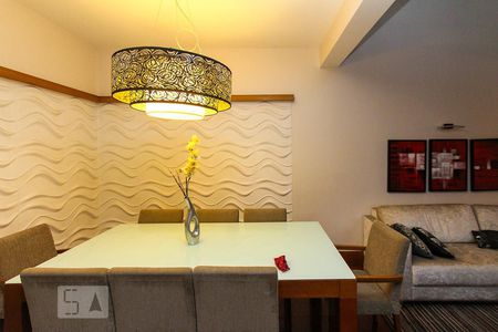 Casa à venda com 250m², 3 quartos e 3 vagas Casa à venda com 250m², 3 quartos e 3 vagasSala de Jantar